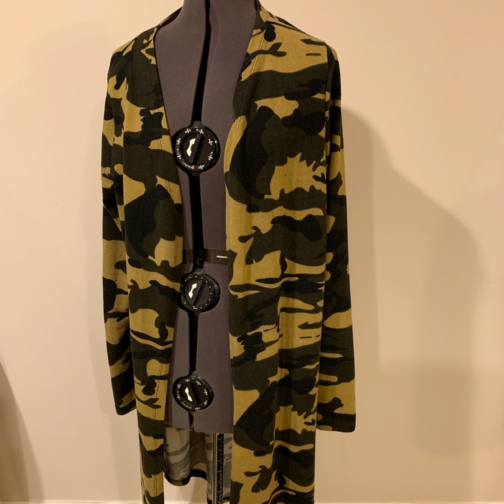 Camouflage light weight long sweater